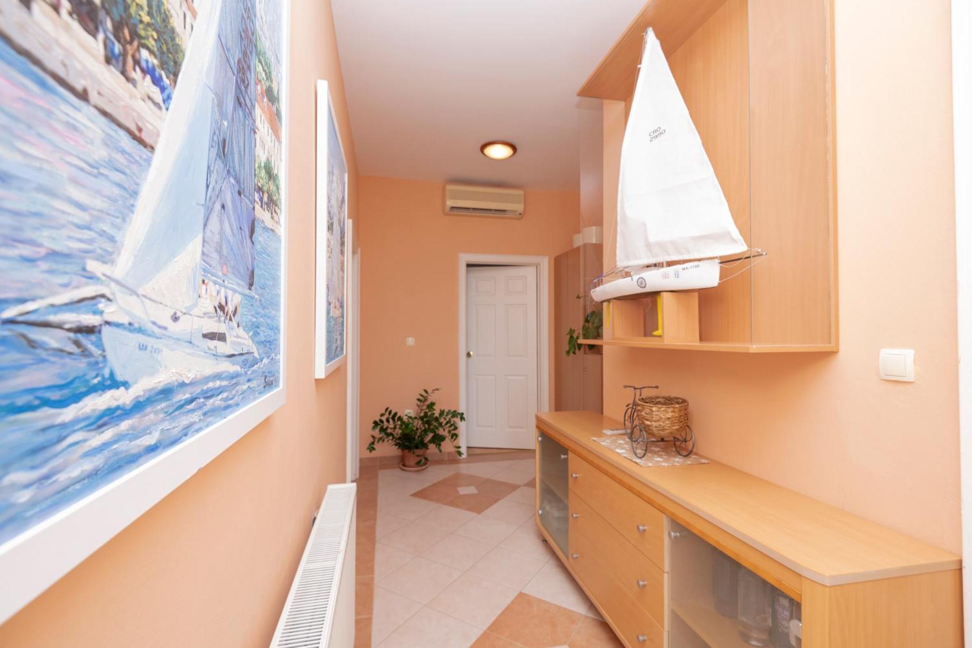 Family Apartments Marita Makarska Bagian luar foto