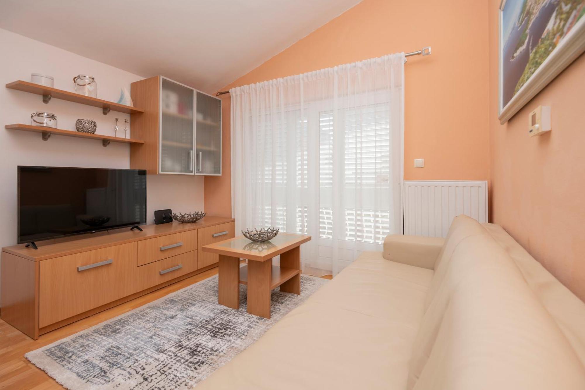 Family Apartments Marita Makarska Bagian luar foto