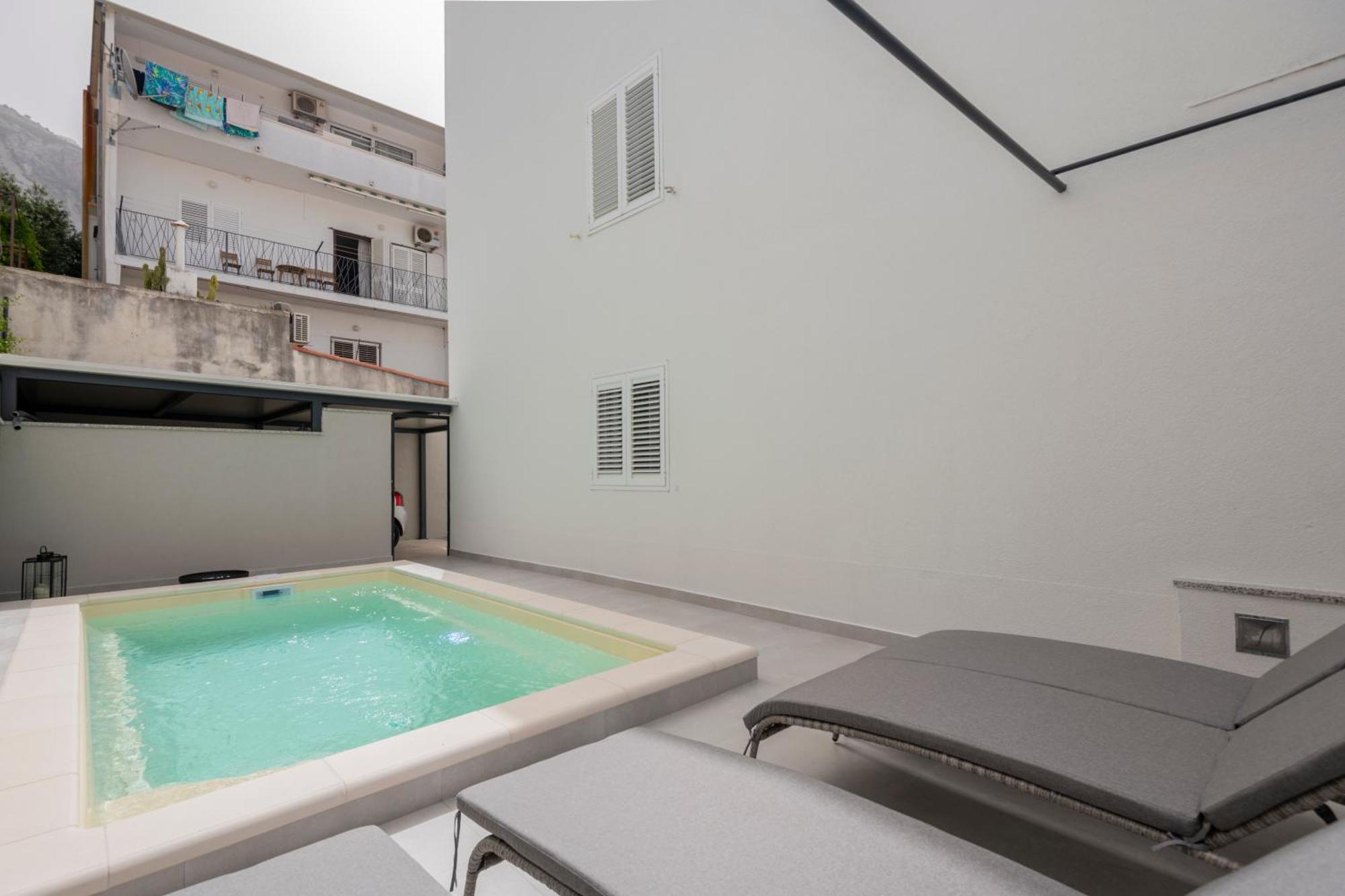 Family Apartments Marita Makarska Bagian luar foto