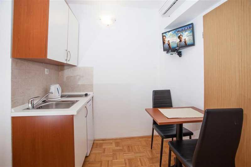 Family Apartments Marita Makarska Bagian luar foto