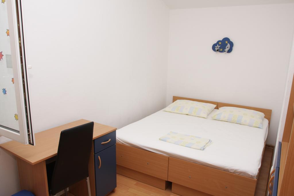 Family Apartments Marita Makarska Bagian luar foto