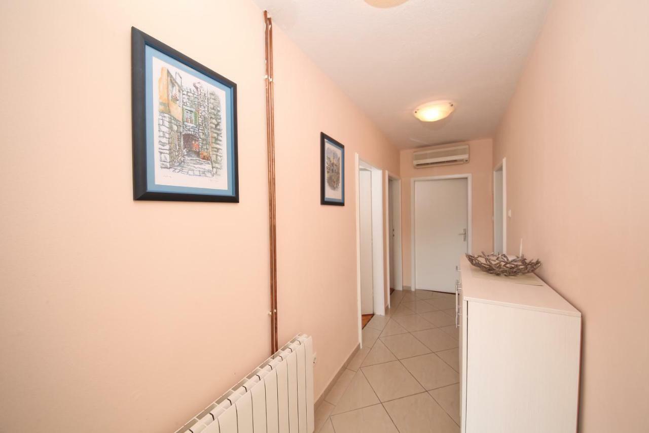Family Apartments Marita Makarska Bagian luar foto
