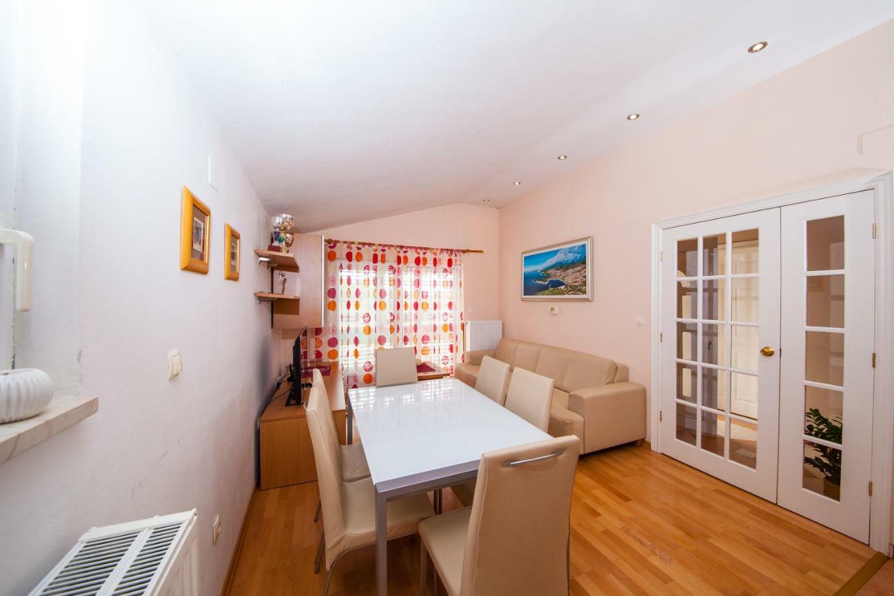 Family Apartments Marita Makarska Bagian luar foto