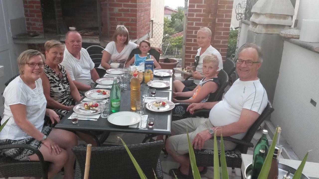 Family Apartments Marita Makarska Bagian luar foto